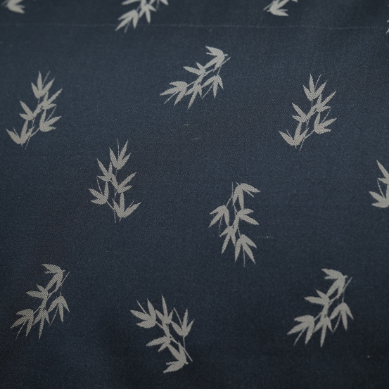 JQ 30 đen hoạ tiết trúc 