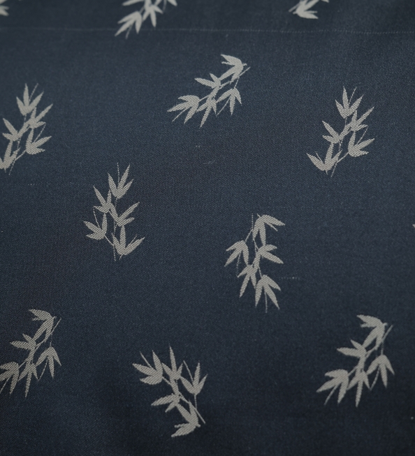 JQ 30 đen hoạ tiết trúc 