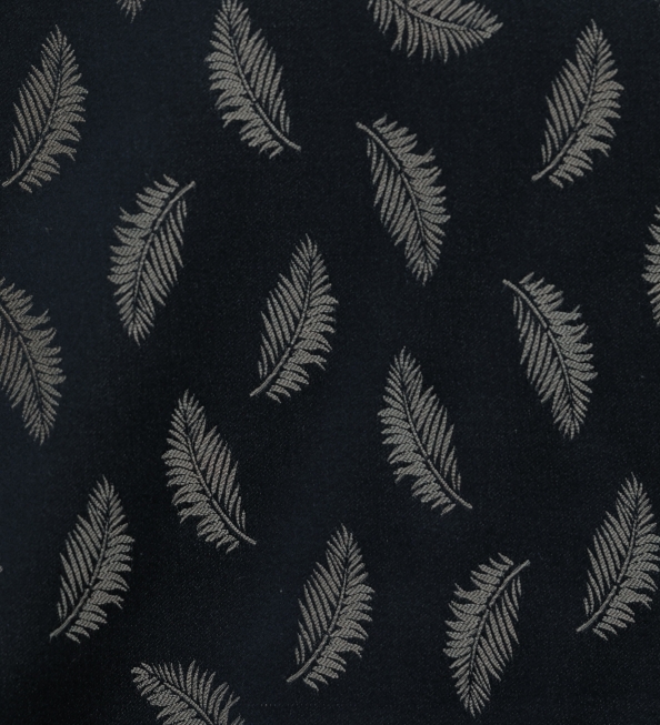 JQ 30 đen hoạ tiết lông vũ vàng 