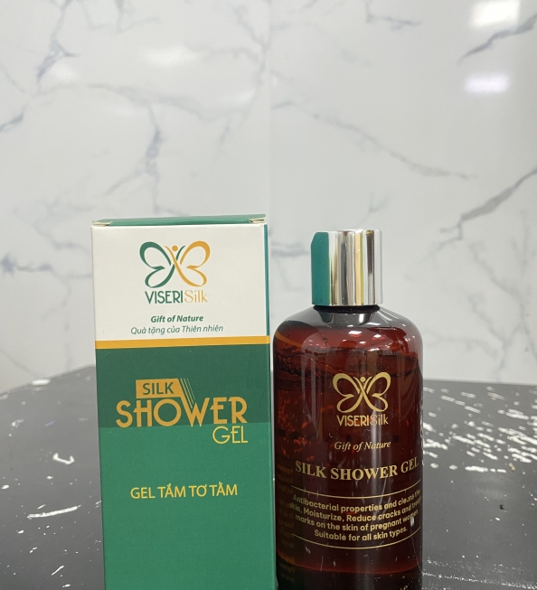 Gel tắm tơ tằm